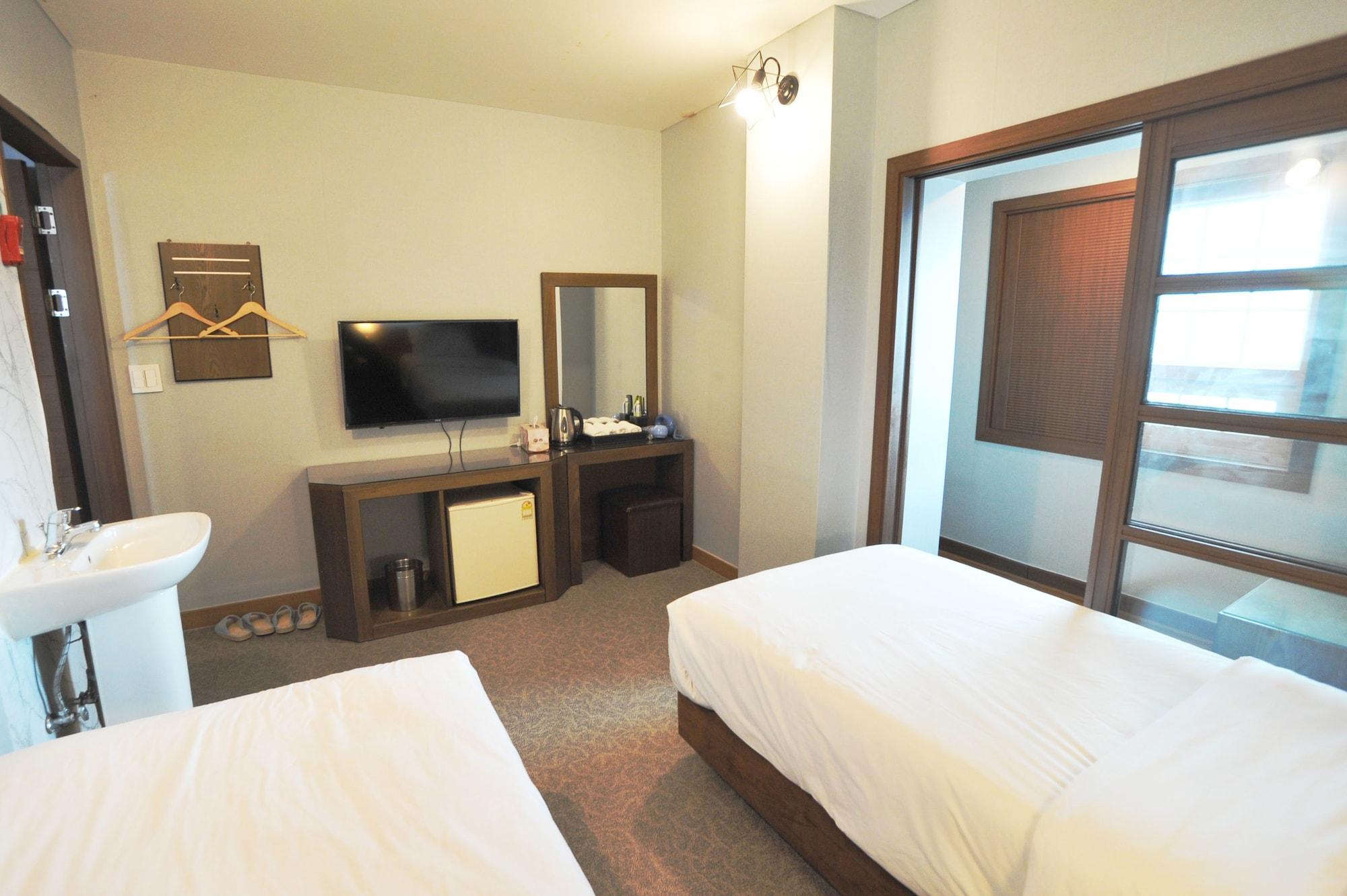 Daegu Hilltop Hotel Екстериор снимка