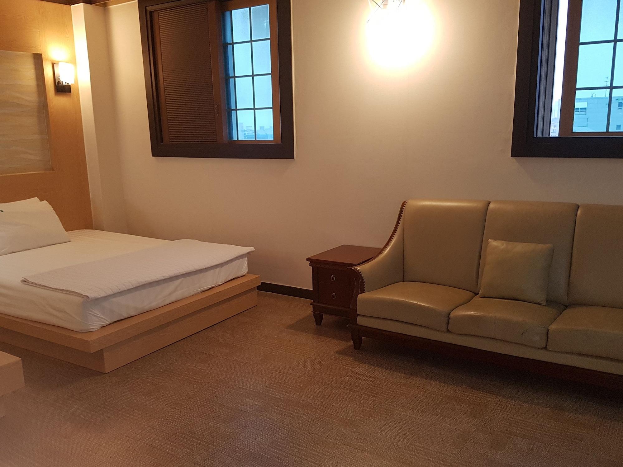 Daegu Hilltop Hotel Екстериор снимка